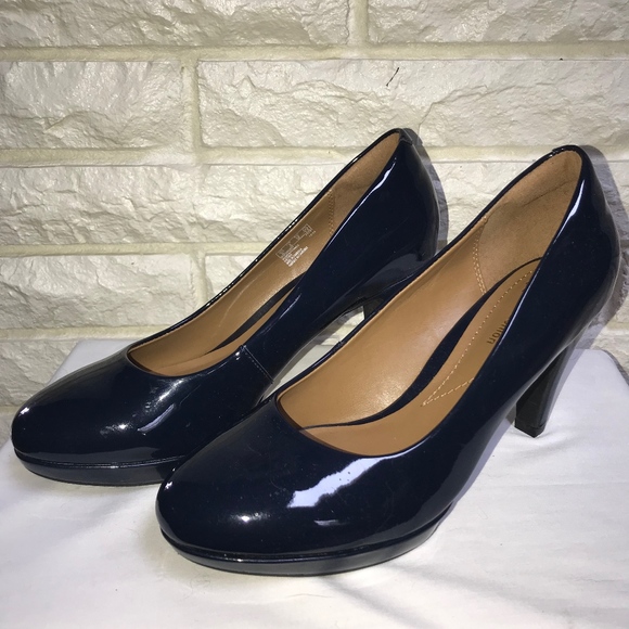 clarks navy blue pumps